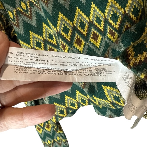 Zara green, yellow, brown geometric pattern cropped sweater size small - Picture 3 of 6